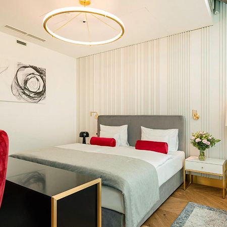Hotel Ferreus Modern Art Deco Krakov Exteriér fotografie A bedroom at the hotel