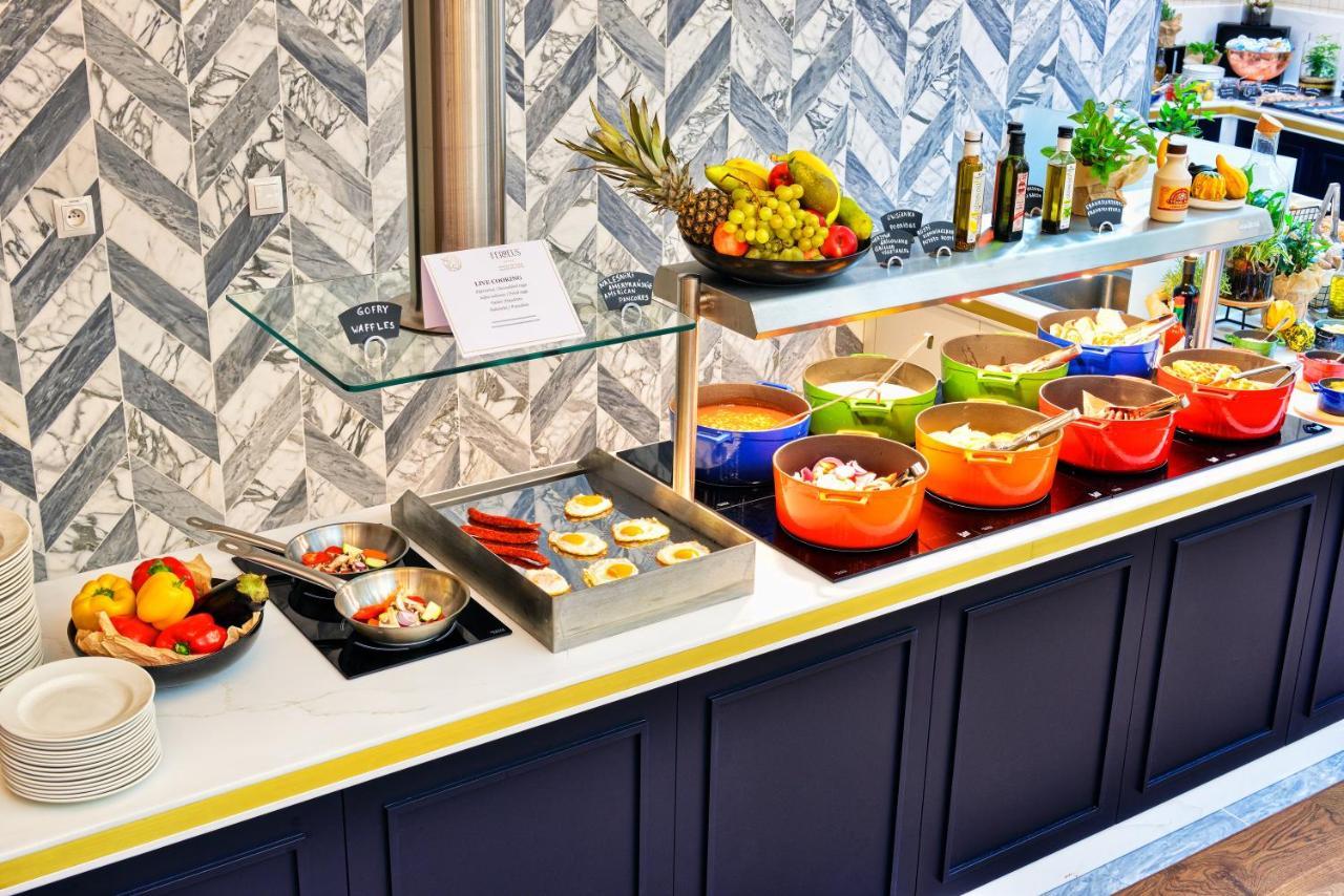 Hotel Ferreus Modern Art Deco Krakov Exteriér fotografie A salad bar