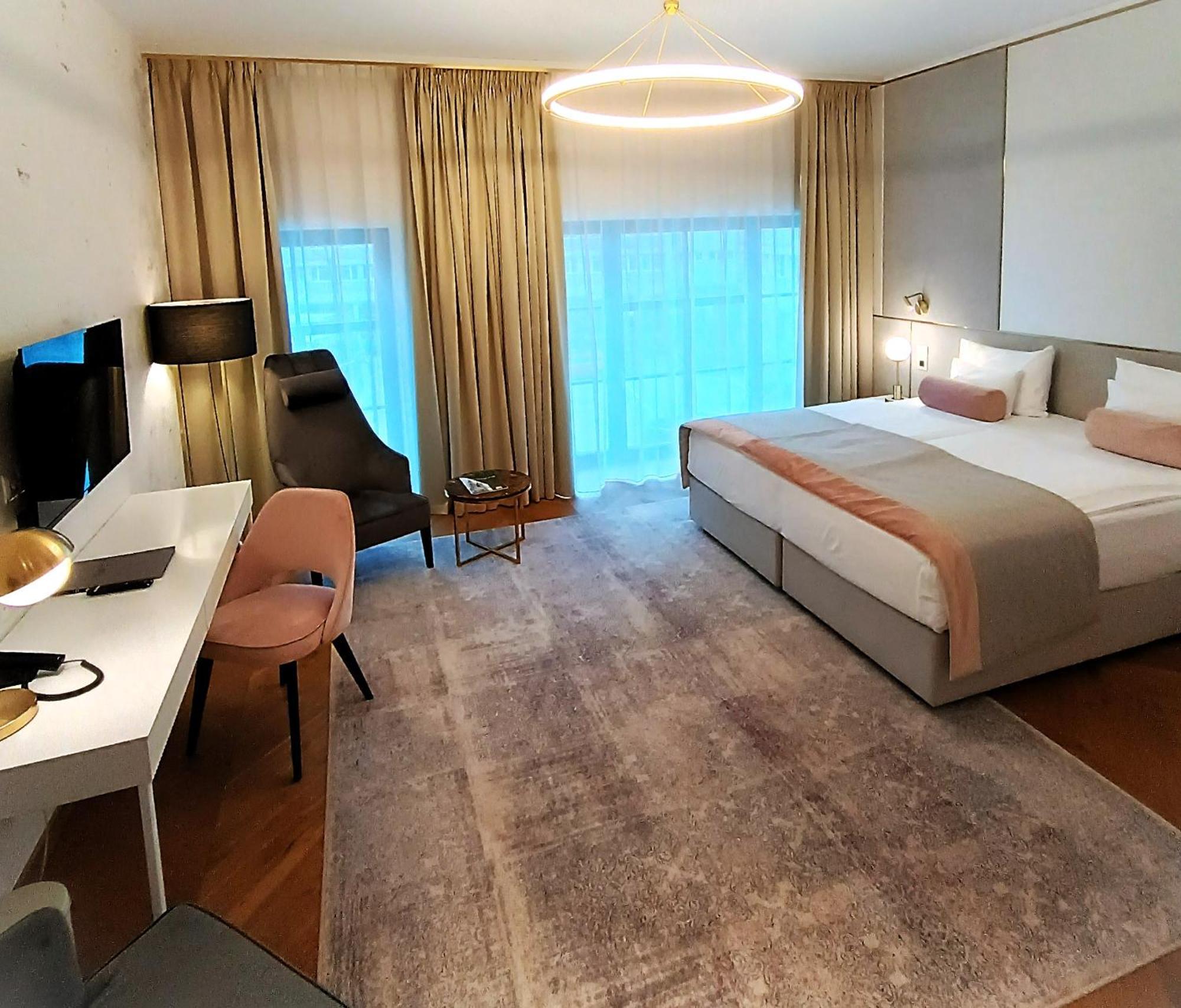 Hotel Ferreus Modern Art Deco Krakov Exteriér fotografie A room at the hotel
