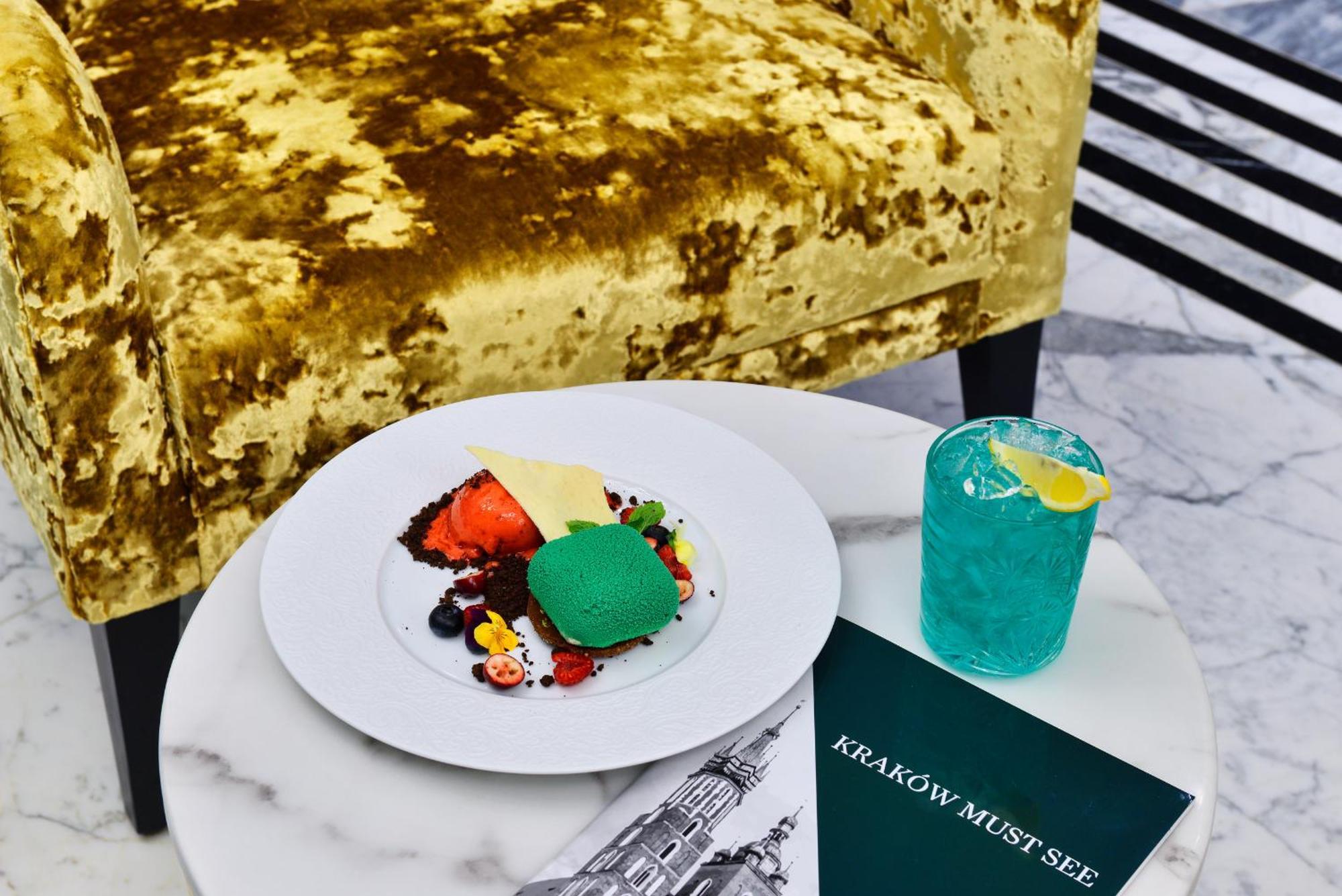 Hotel Ferreus Modern Art Deco Krakov Exteriér fotografie A dessert at the restaurant