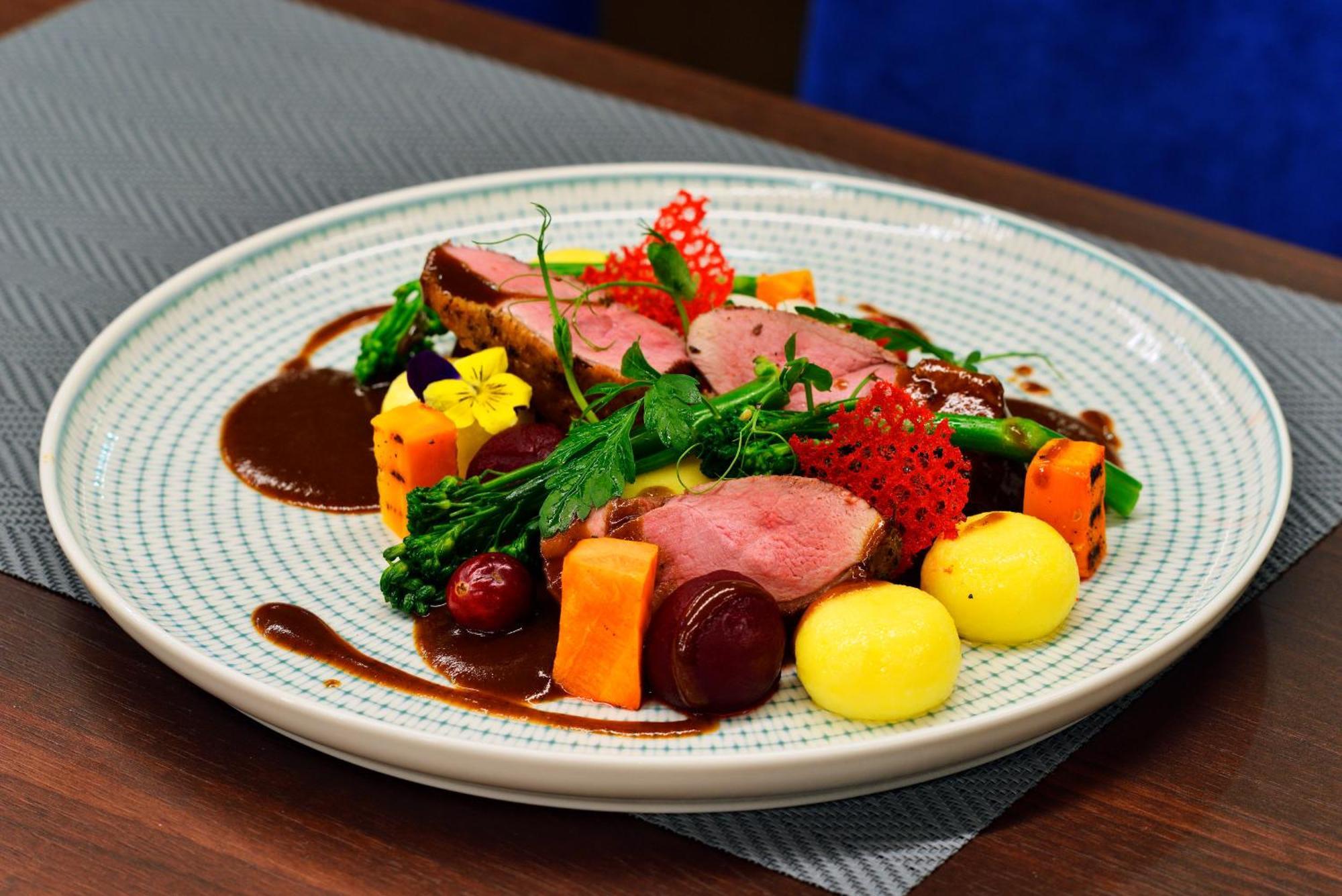 Hotel Ferreus Modern Art Deco Krakov Exteriér fotografie A duck dish prepared by a student of the Culinary Institute of America