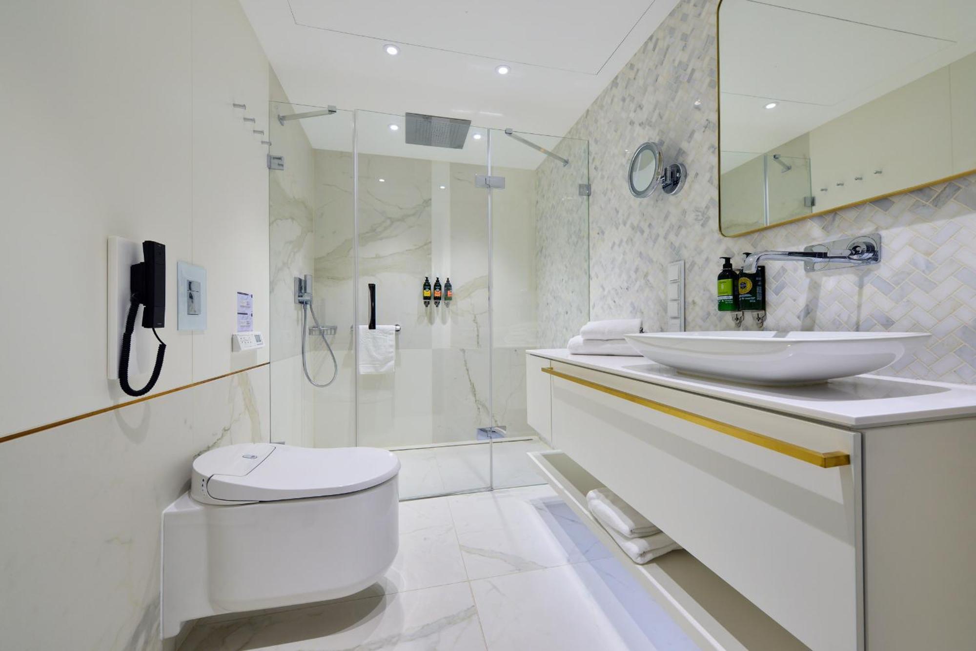 Hotel Ferreus Modern Art Deco Krakov Exteriér fotografie A modern bathroom